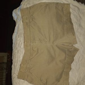 Old Navy mid rise cargo shorts ,size 6